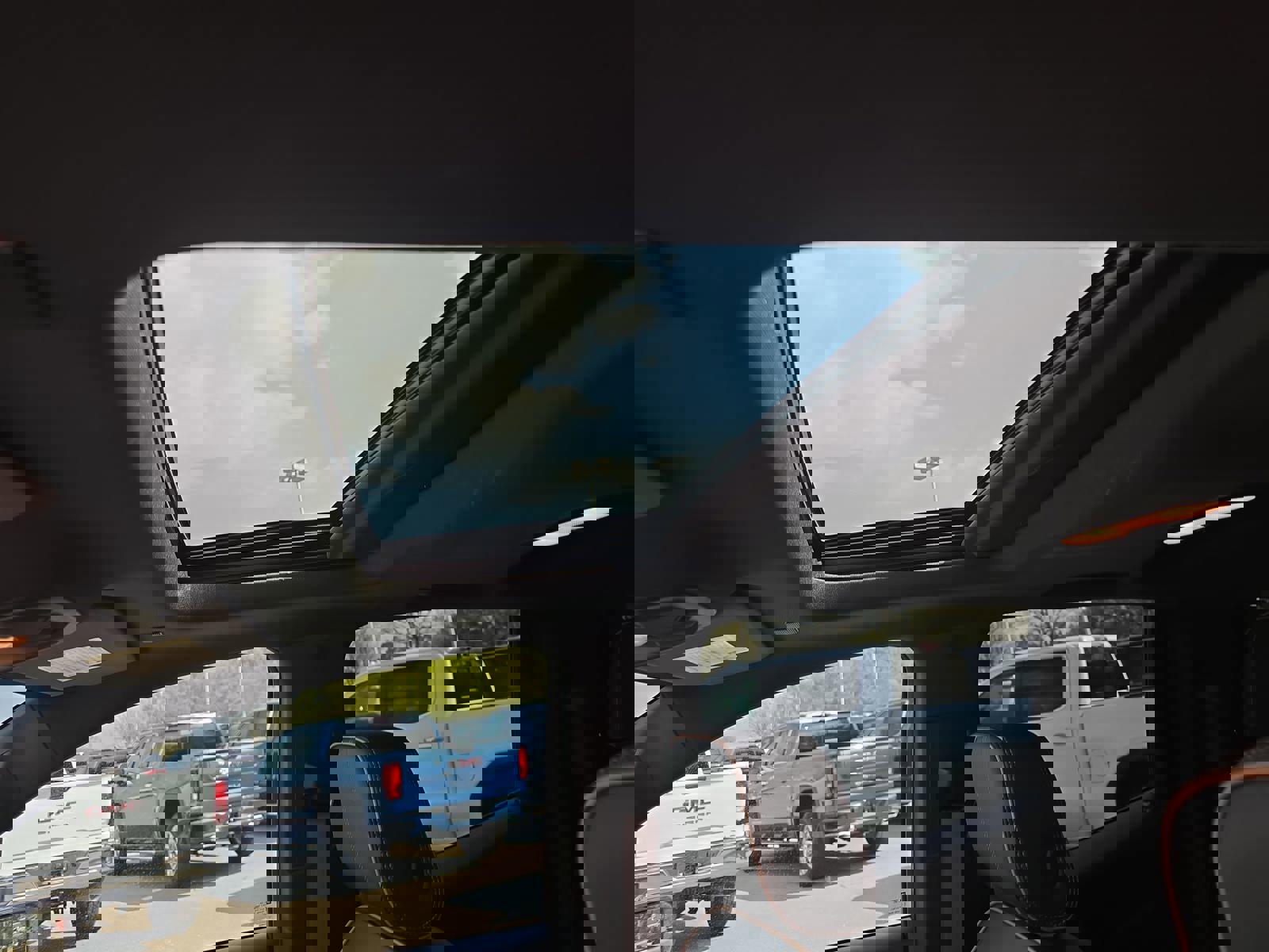 Used 2025 GMC Canyon AT4 w/ Nightfall Edition image 32