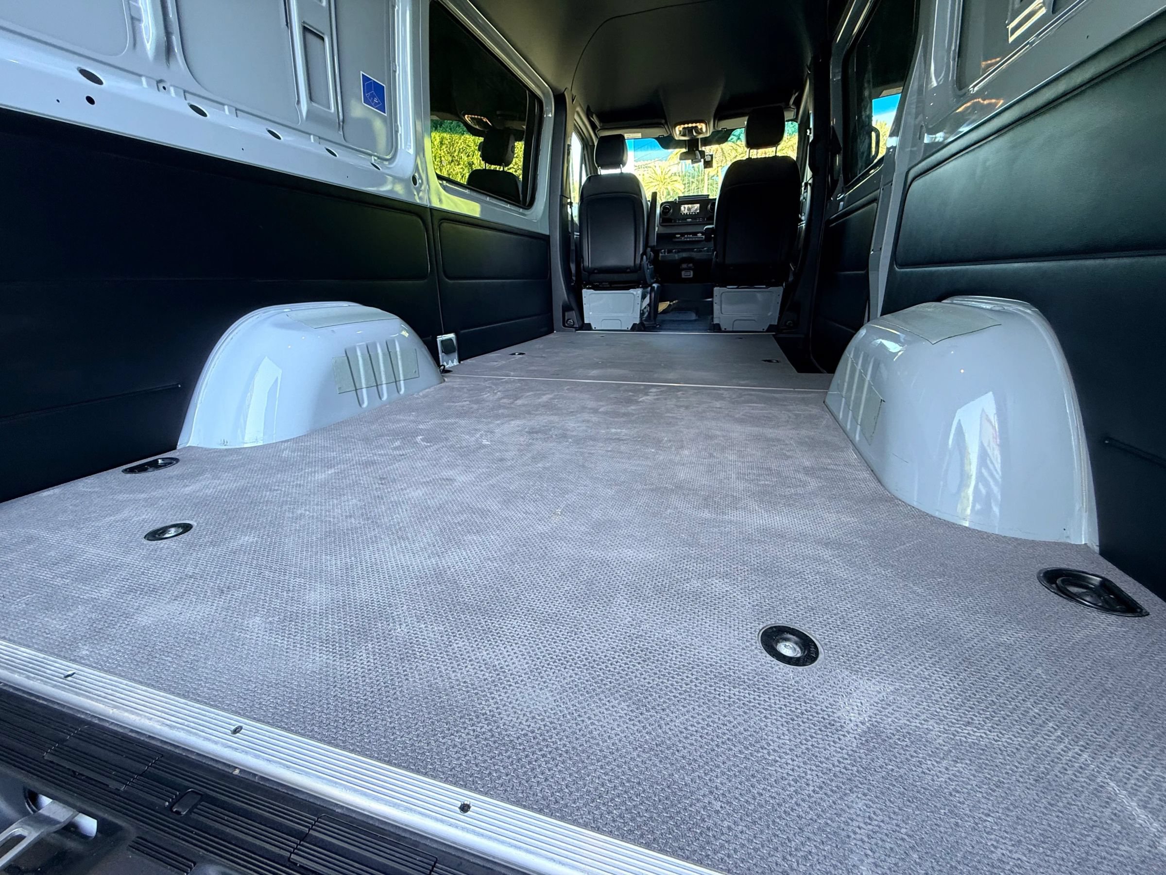 Used 2022 Mercedes-Benz Sprinter 2500 144 Crew image 12