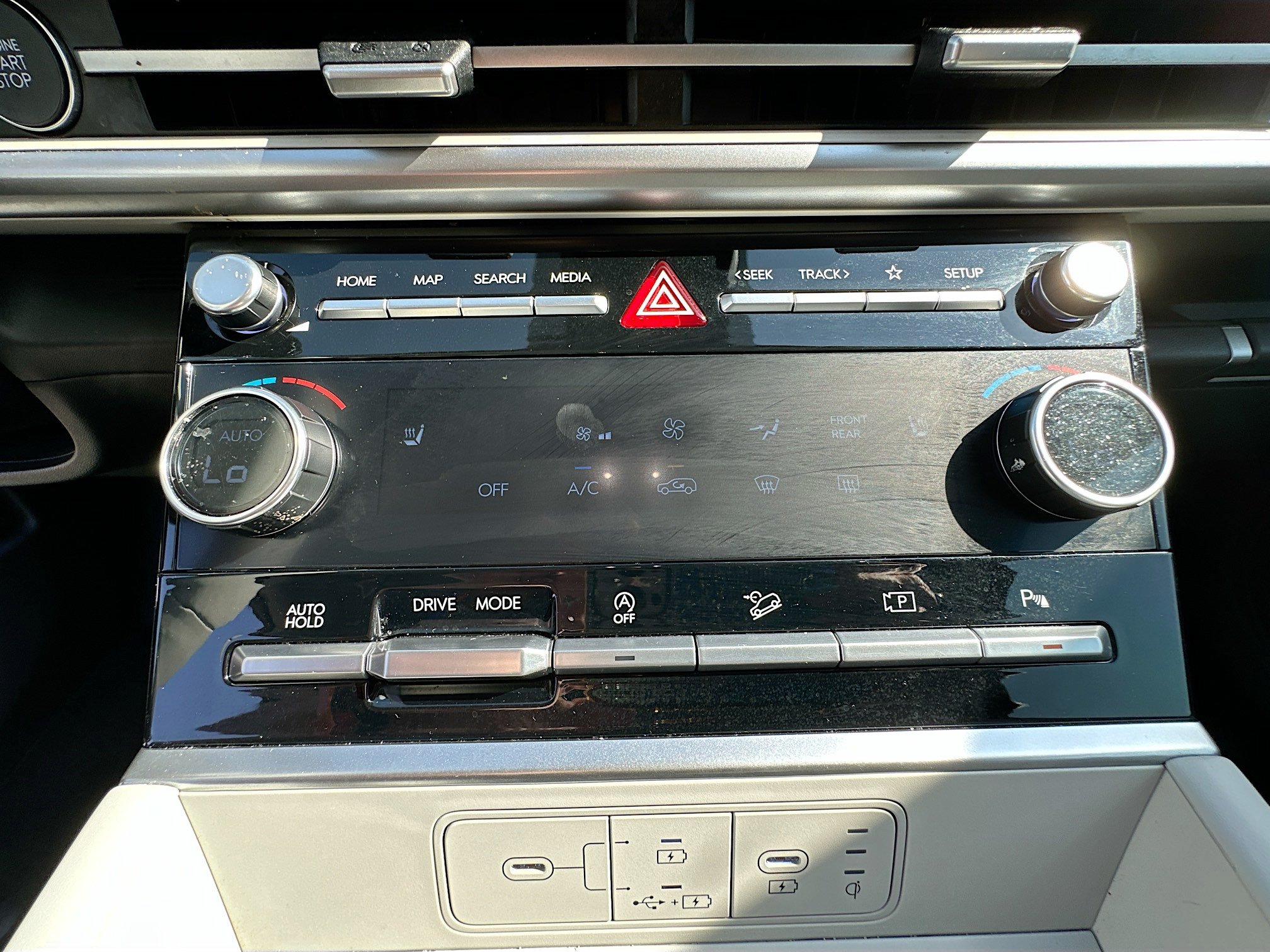 Used 2025 Hyundai Santa Fe SEL FWD image 35