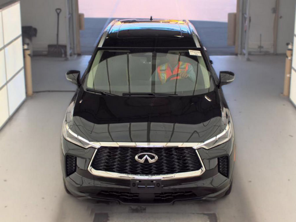Used 2024 INFINITI QX60 Luxe AWD/4WD image 3