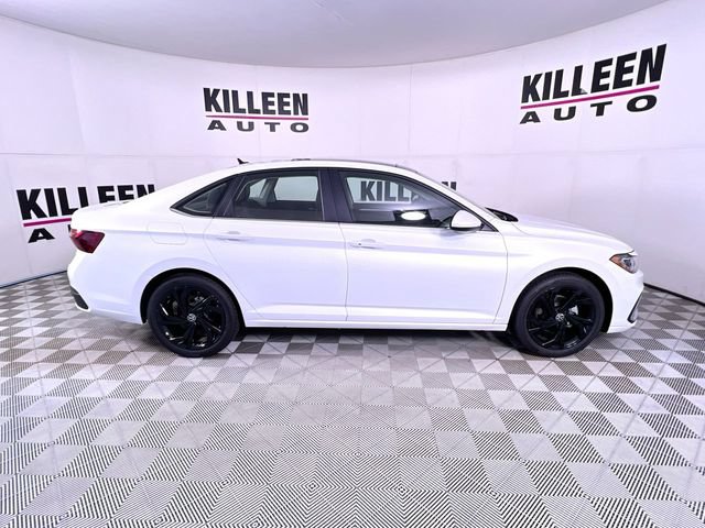 New 2026 Volkswagen Jetta SE FWD image 8