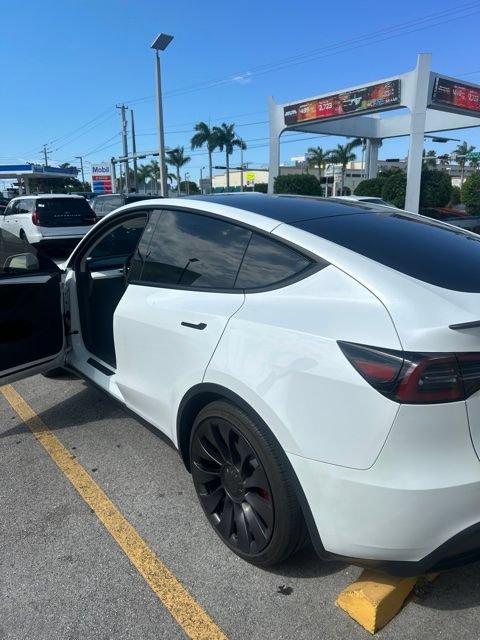 Used 2024 Tesla Model Y Performance AWD/4WD image 13