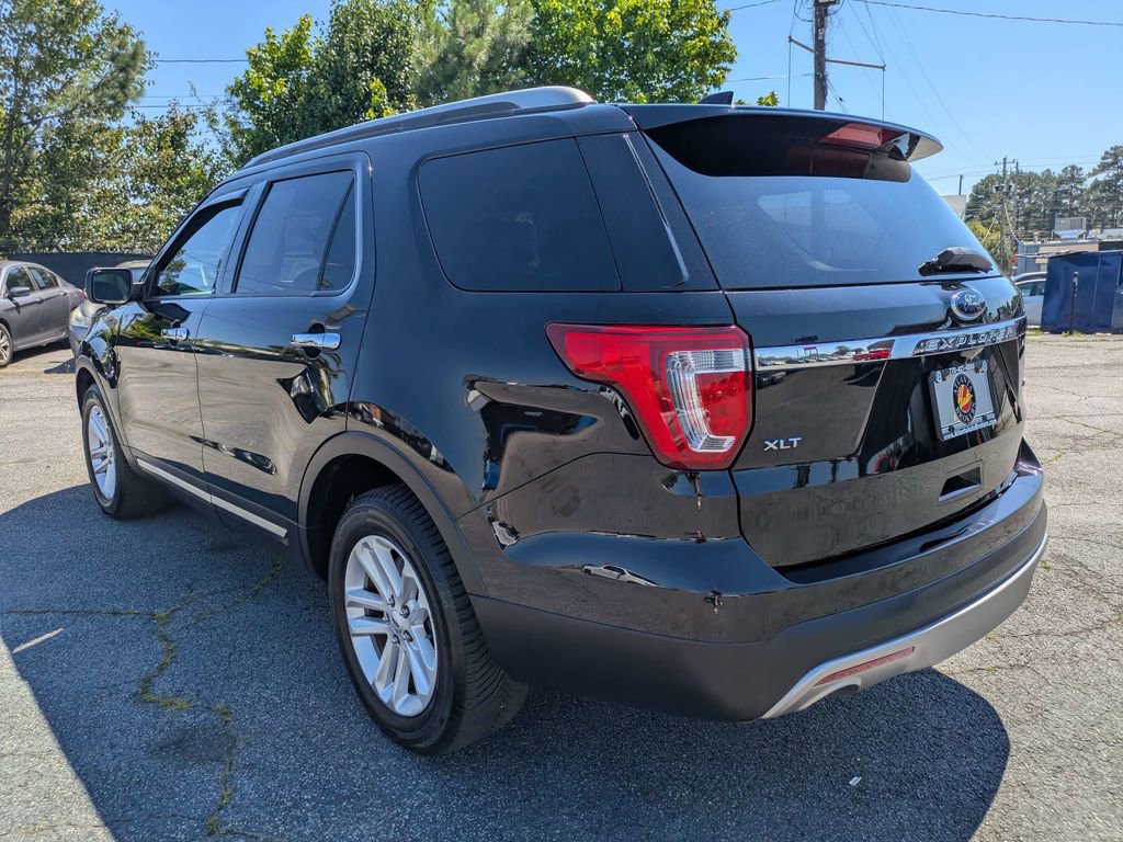 Used 2017 Ford Explorer XLT w/ Equipment Group 202A FWD image 7