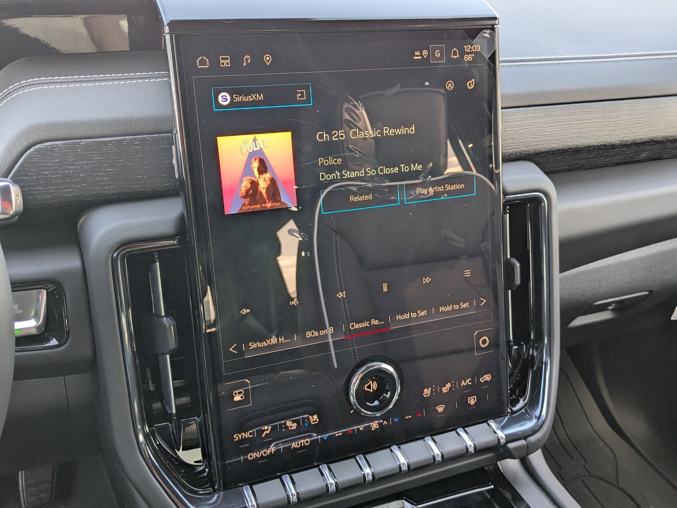 New 2026 GMC Yukon AT4 Ultimate w/ LPO, Floor Liner Package image 11