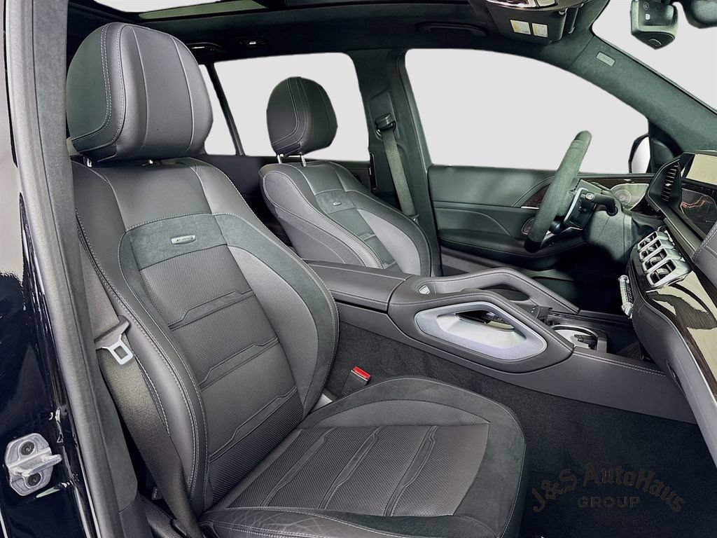 Used 2024 Mercedes-Benz GLS 63 AMG 4MATIC image 37
