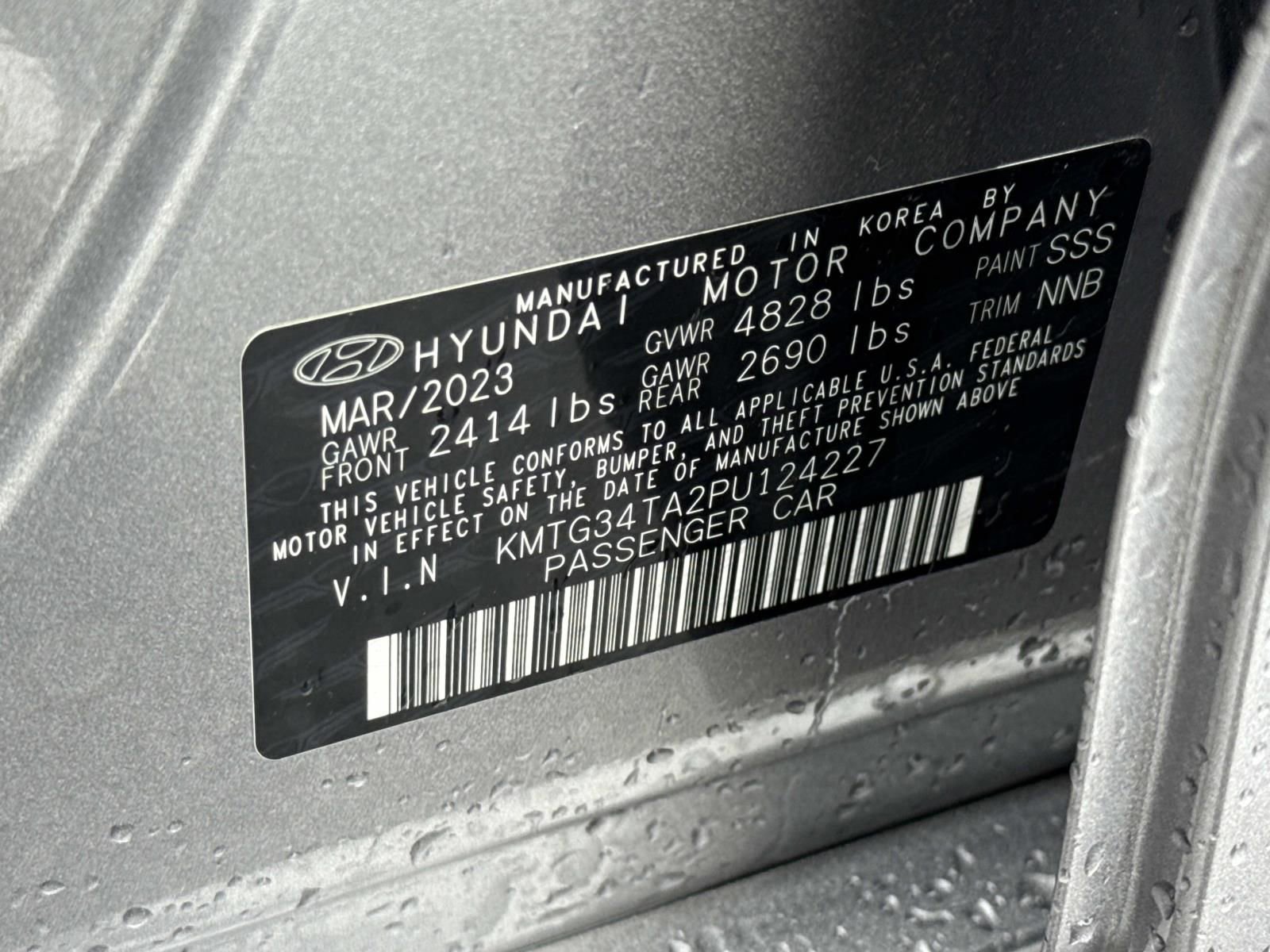 Used 2023 Genesis G70 2.0T image 30