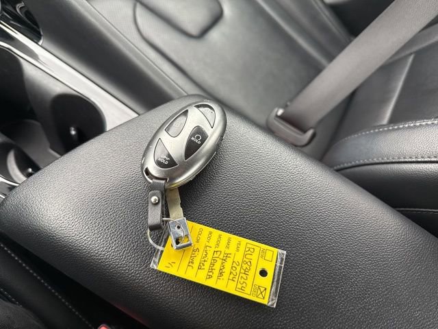 Used 2024 Hyundai Elantra Limited image 34