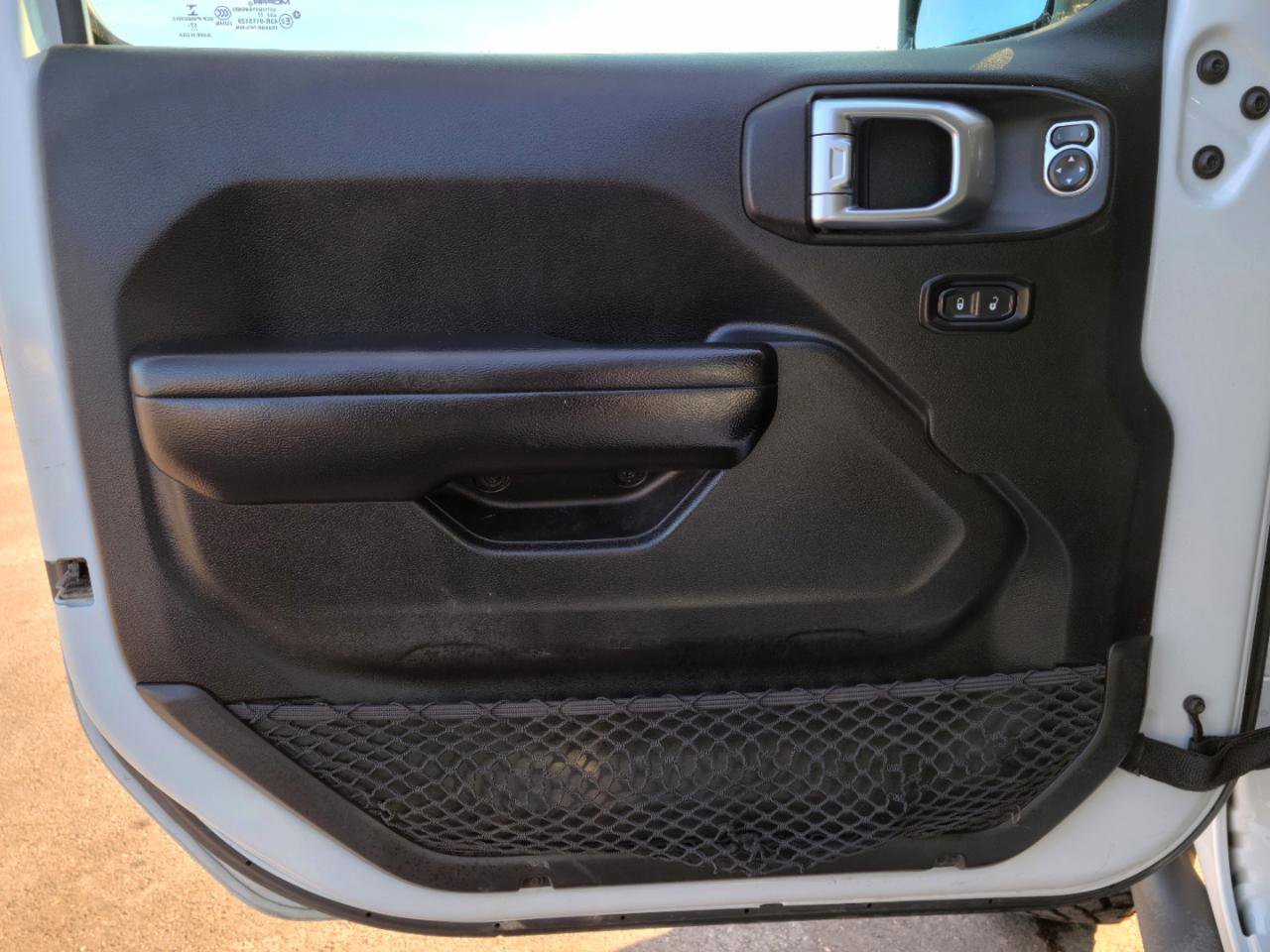 Used 2018 Jeep Wrangler Unlimited Rubicon w/ Dual Top Group image 8