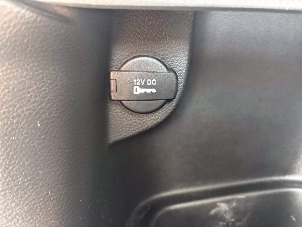 Used 2015 Jeep Cherokee Latitude w/ Comfort/Convenience Group AWD/4WD image 31