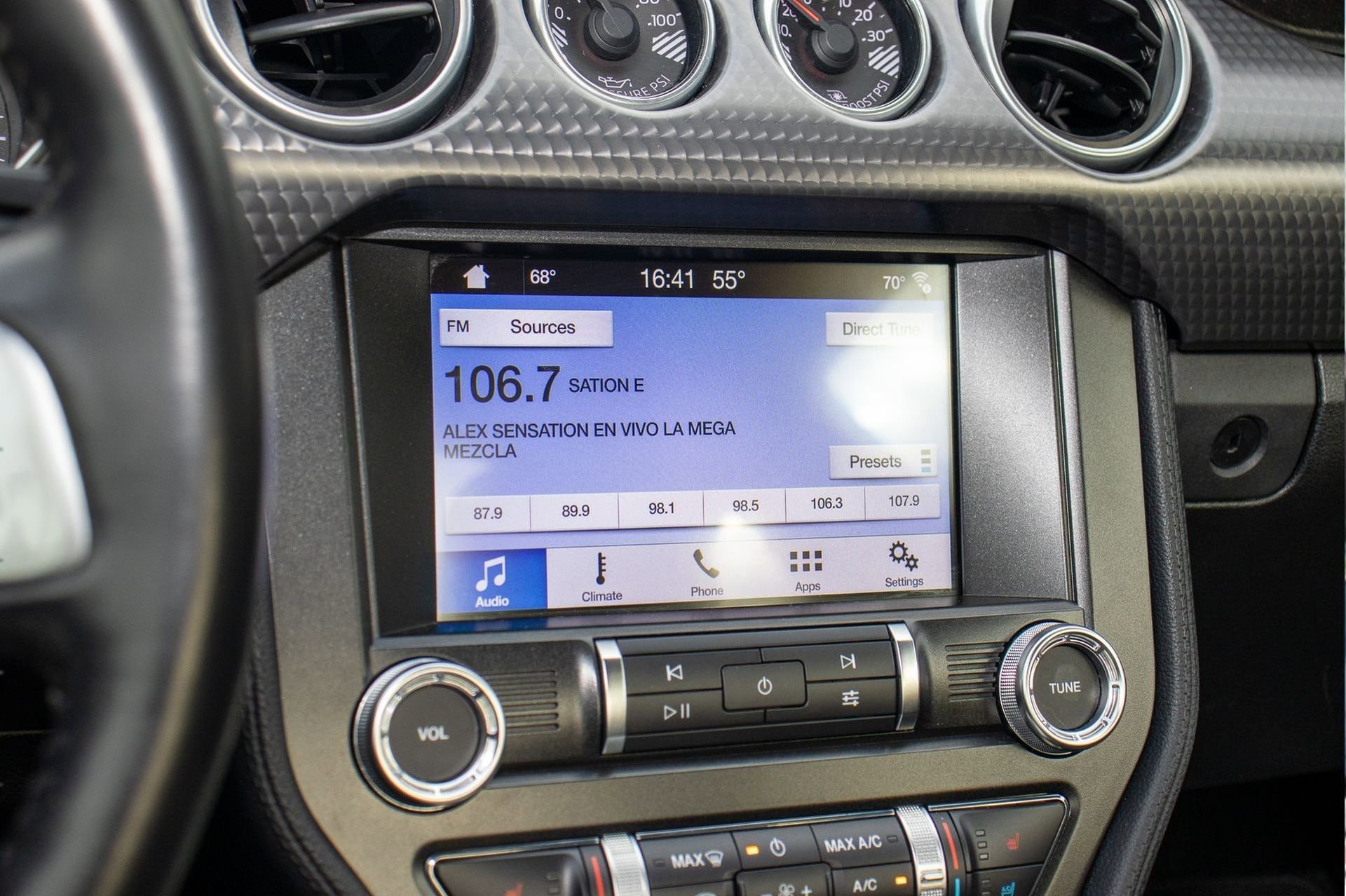 Used 2019 Ford Mustang Premium w/ Ecoboost Performance Package image 28