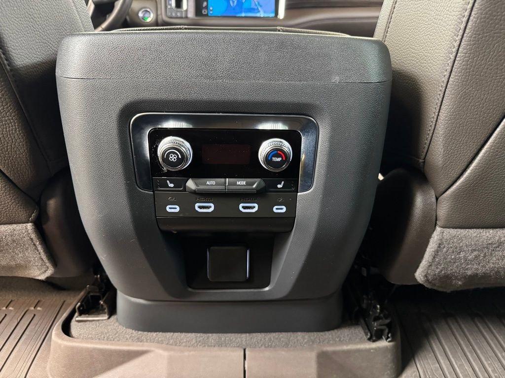 Used 2023 GMC Yukon XL Denali w/ Advanced Technology Package AWD/4WD image 19