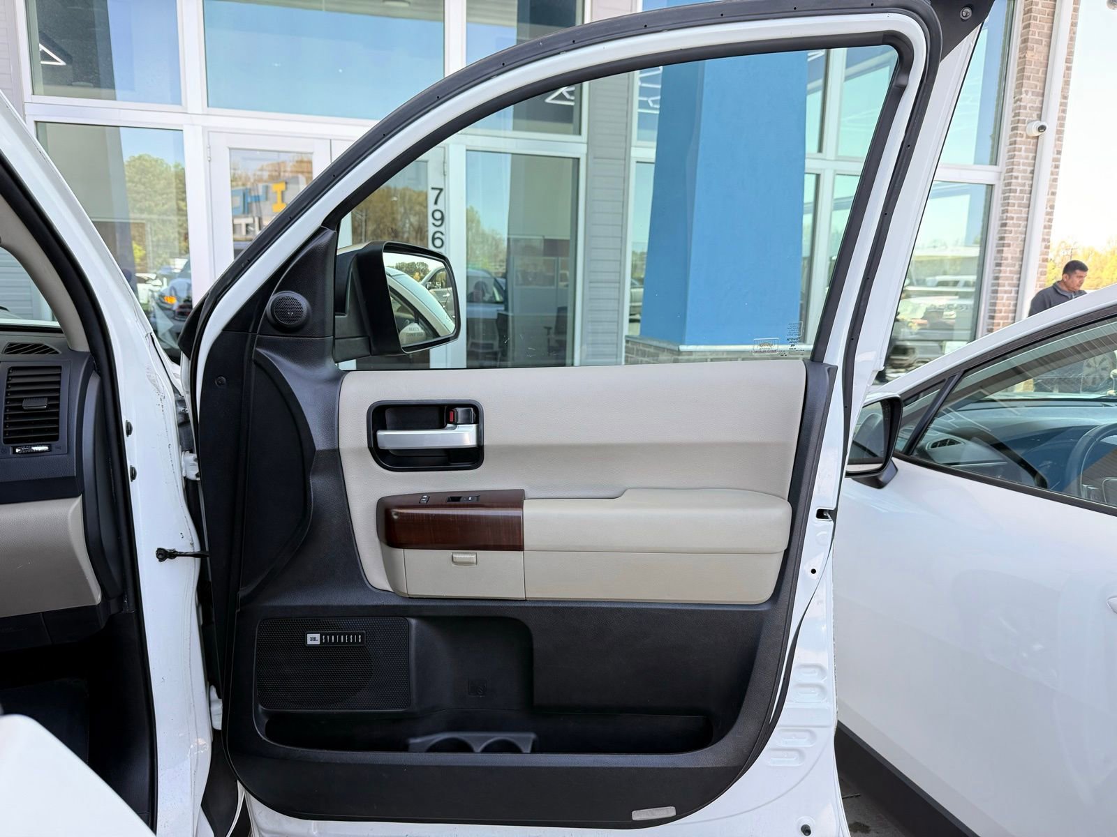 Used 2013 Toyota Sequoia Platinum image 41