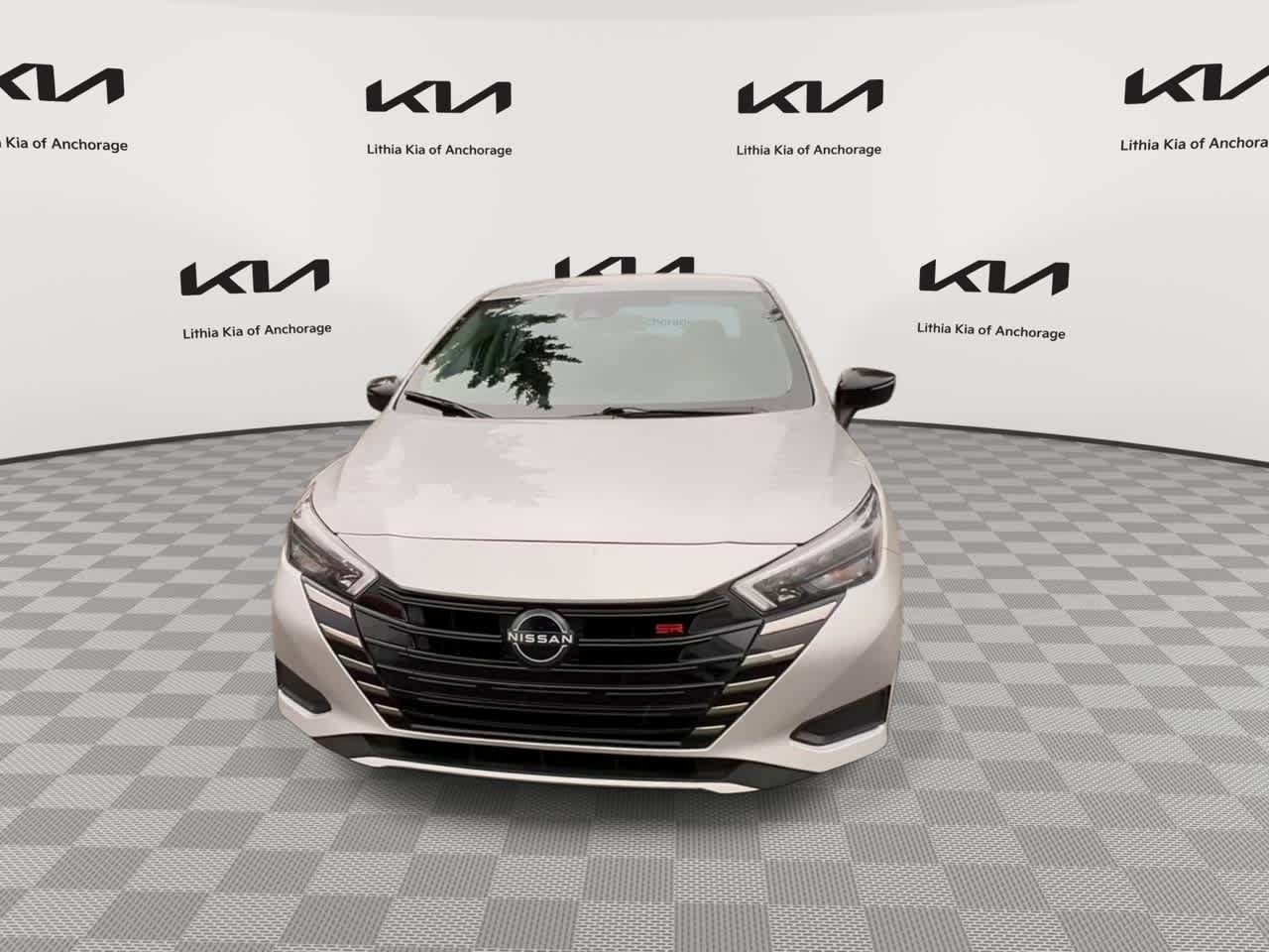 Used 2024 Nissan Versa SR FWD image 3