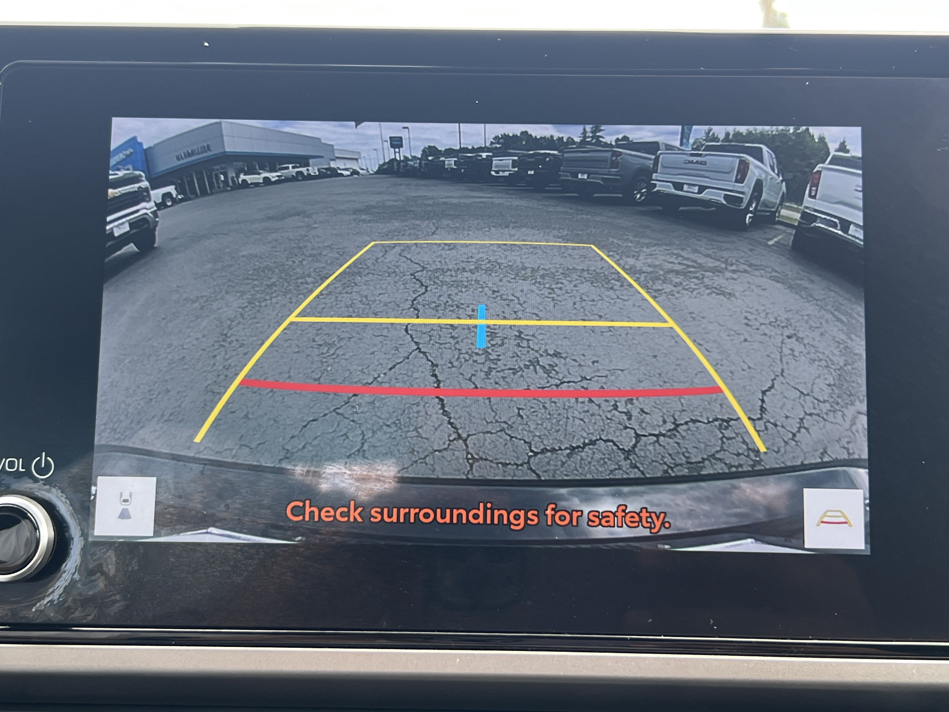 Used 2025 Toyota Camry SE FWD image 11