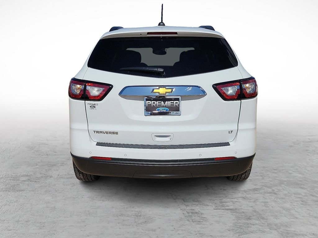 Used 2017 Chevrolet Traverse LT w/ Style and Technology Package FWD image 9