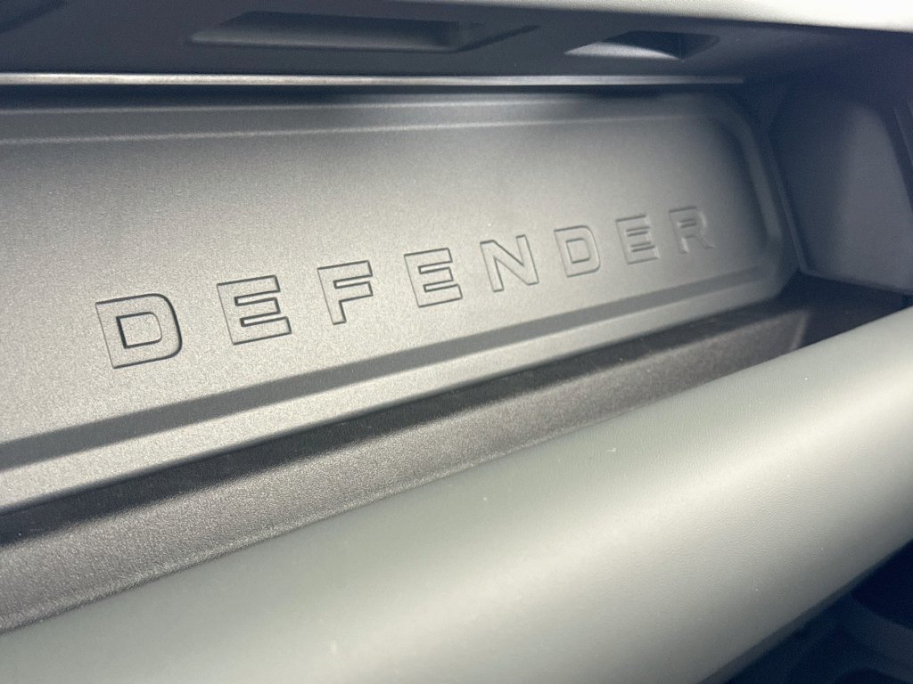 Used 2026 Land Rover Defender 110 X-Dynamic SE AWD/4WD image 22