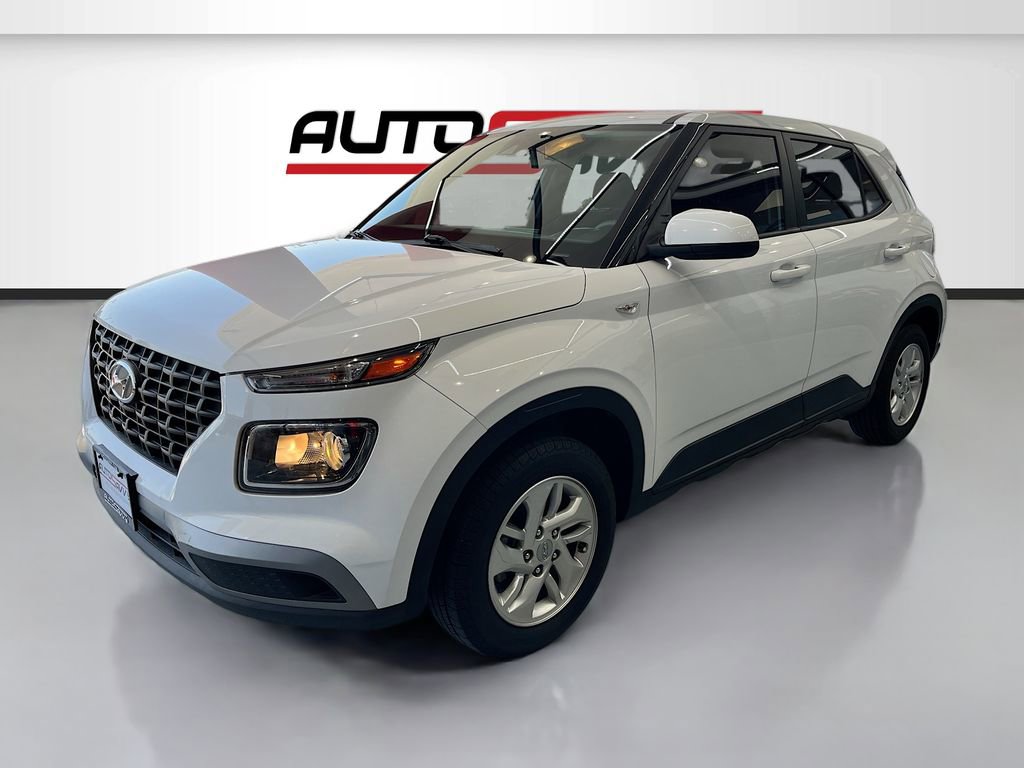 Used 2021 Hyundai Venue SE FWD image 3