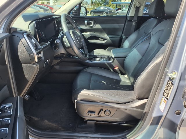Used 2022 Kia Sorento S FWD image 3