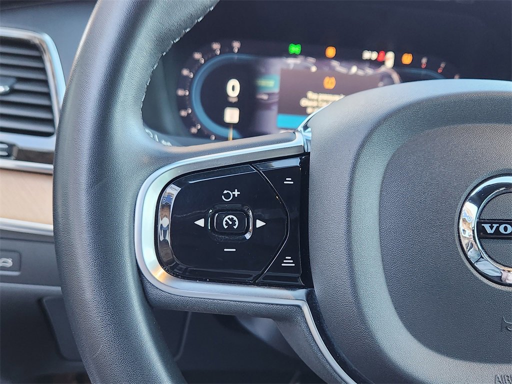 Used 2023 Volvo XC90 B5 Plus image 8