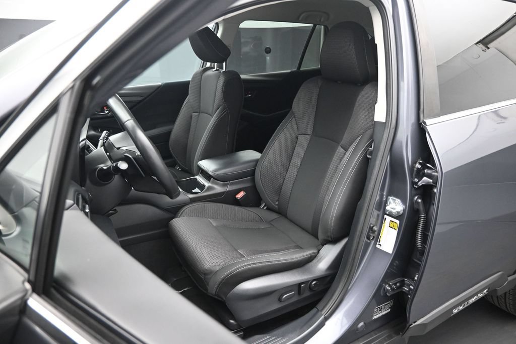 Used 2024 Subaru Outback Premium AWD/4WD image 9