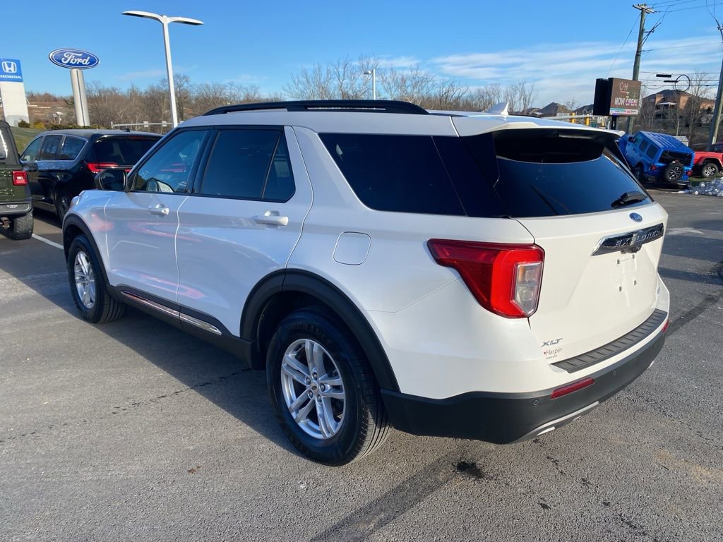 Used 2022 Ford Explorer XLT w/ Equipment Group 202A image 5