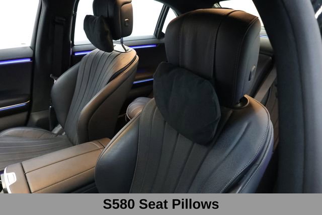 Used 2022 Mercedes-Benz S 580 4MATIC Sedan w/ AMG Line Package image 17