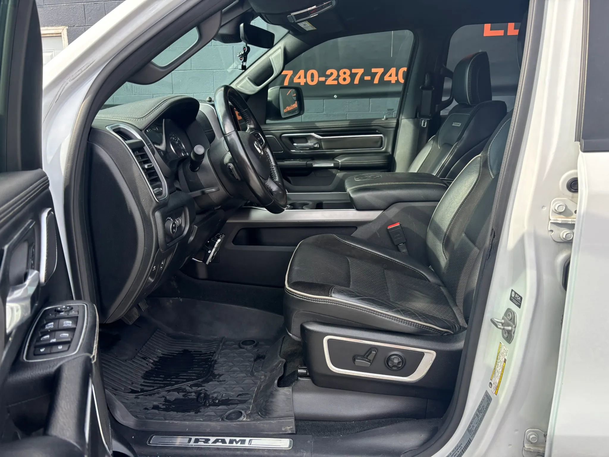 Used 2021 RAM 1500 Laramie AWD/4WD image 17