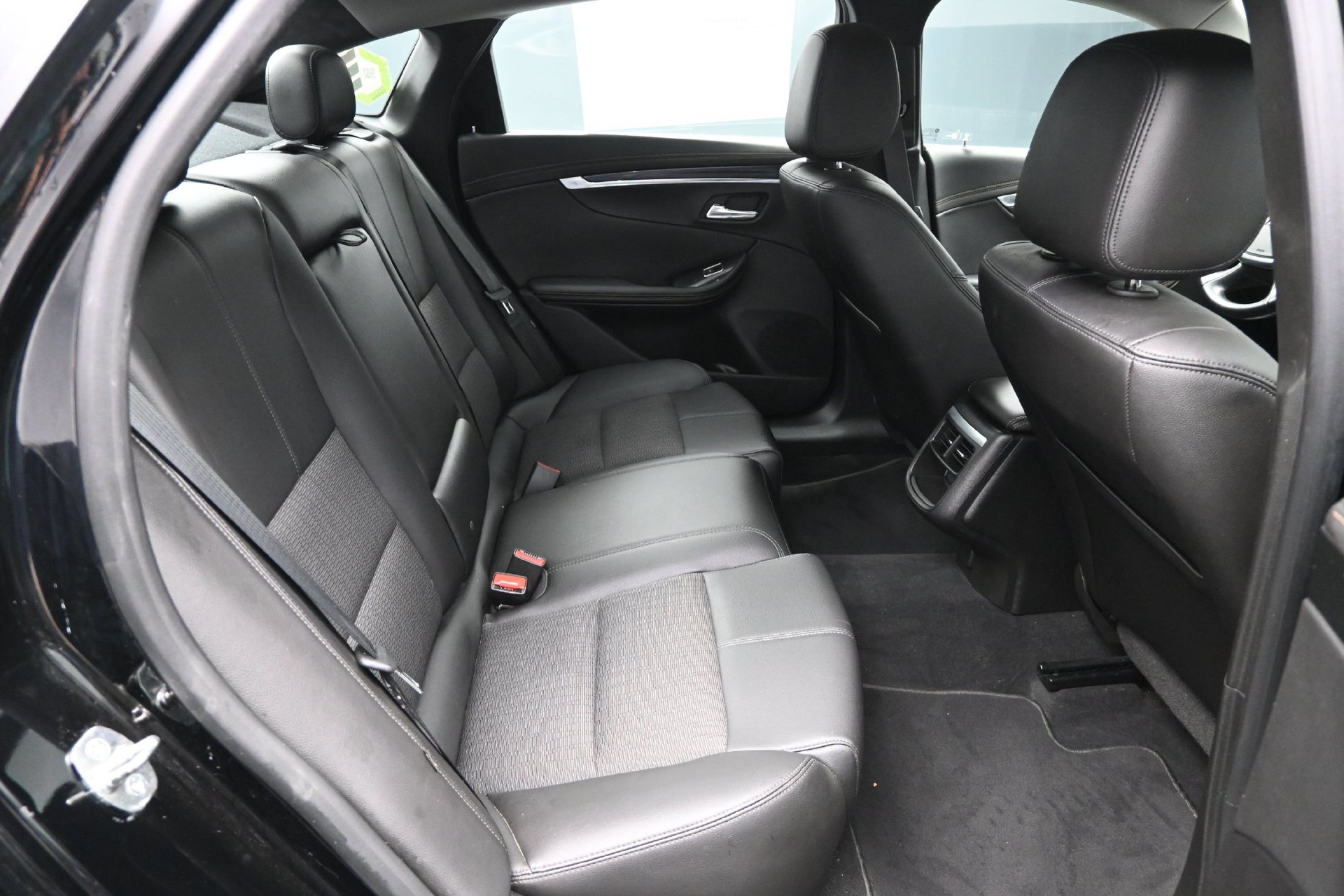 Used 2017 Chevrolet Impala LT FWD image 27