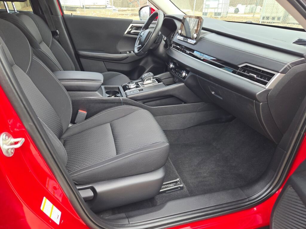 Used 2022 Mitsubishi Outlander ES image 6