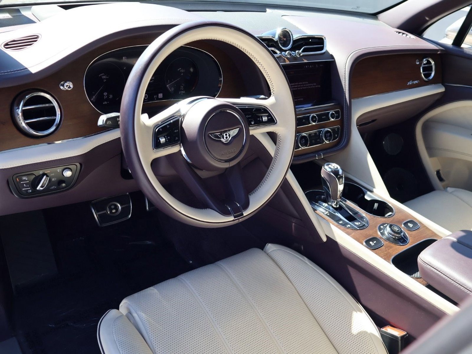 Certified 2023 Bentley Bentayga Extended Wheelbase image 4
