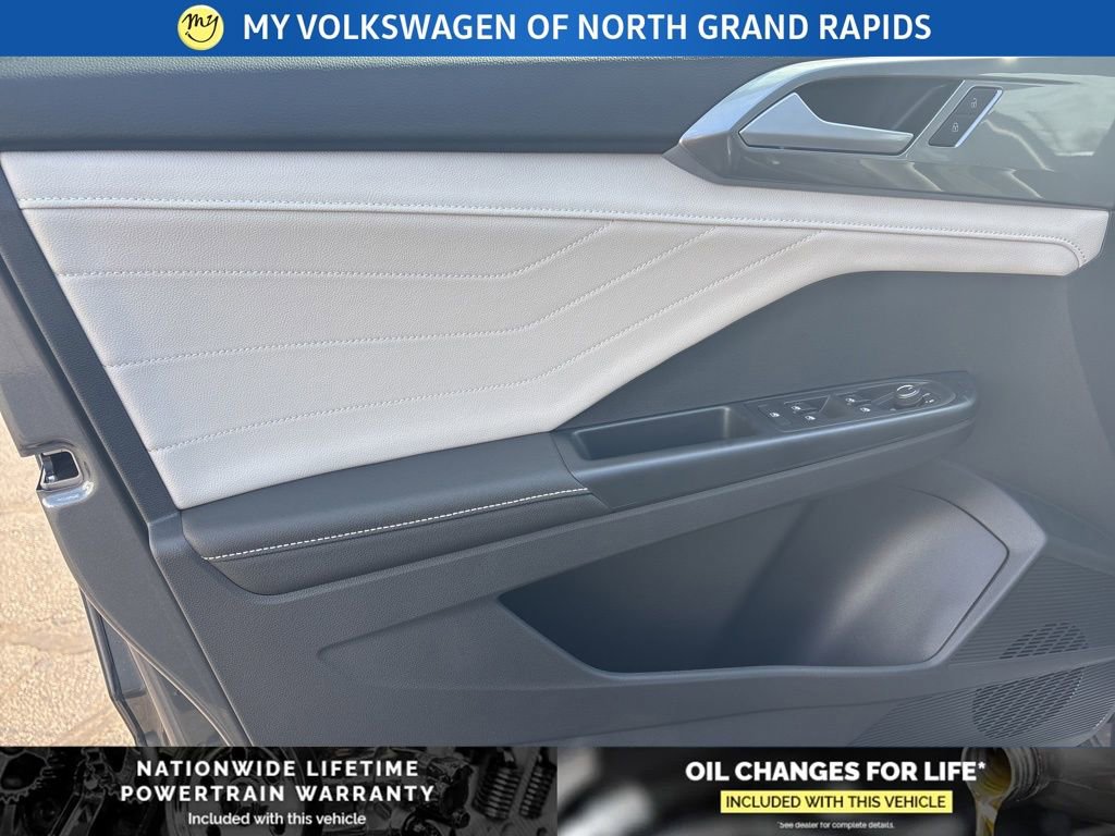 New 2026 Volkswagen Taos SEL image 19