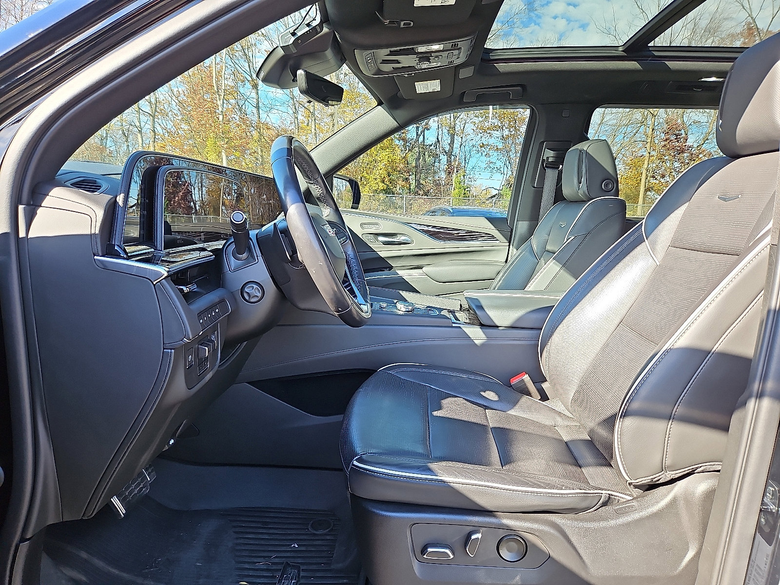 Certified 2022 Cadillac Escalade ESV Sport image 13