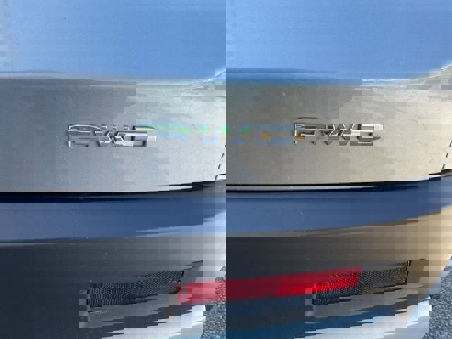 Used 2023 GMC Acadia SLE w/ Driver Convenience Package image 9