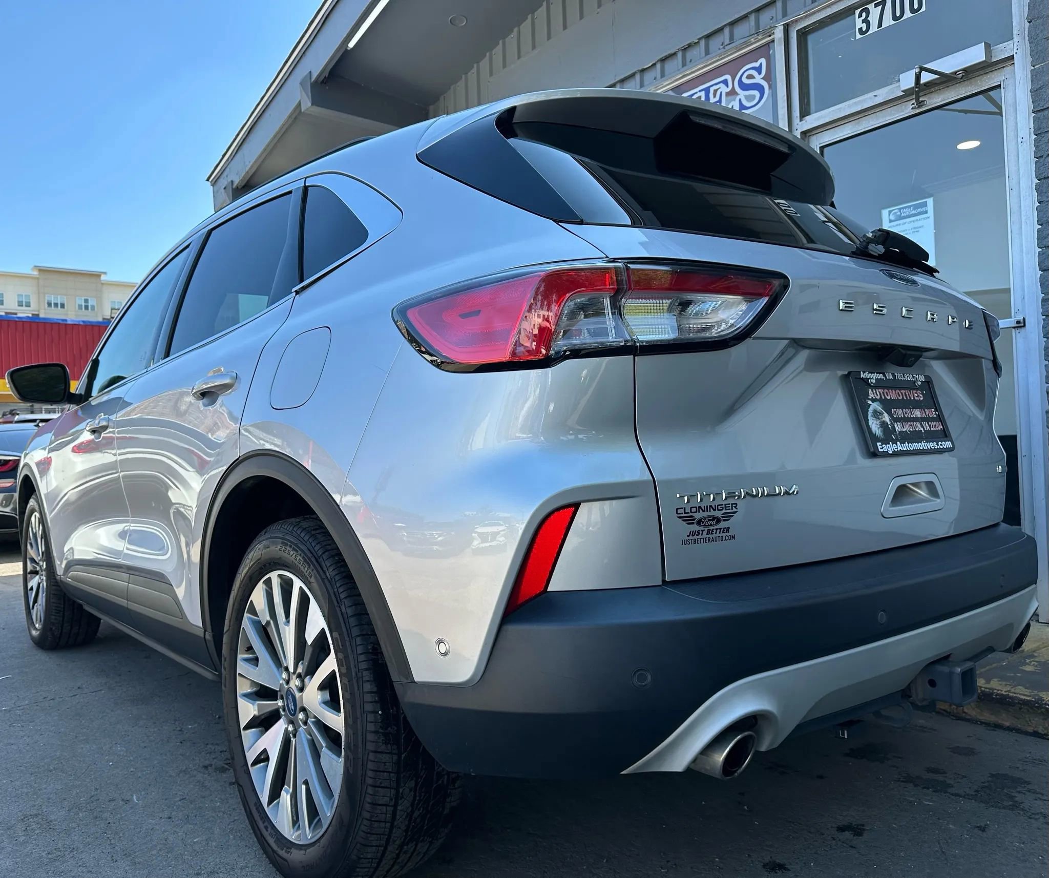 Used 2020 Ford Escape Titanium image 5