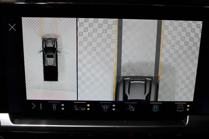 Used 2024 Chevrolet Silverado 2500 LTZ w/ LTZ Convenience Package image 54