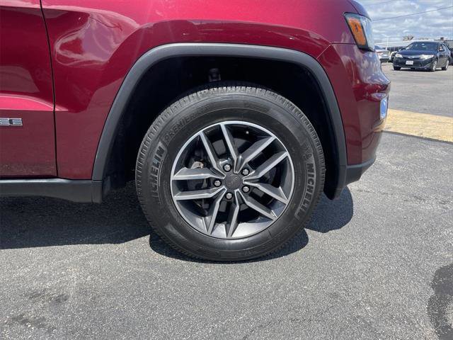 Certified 2020 Jeep Grand Cherokee Limited w/ Premium Lighting Group AWD/4WD image 11
