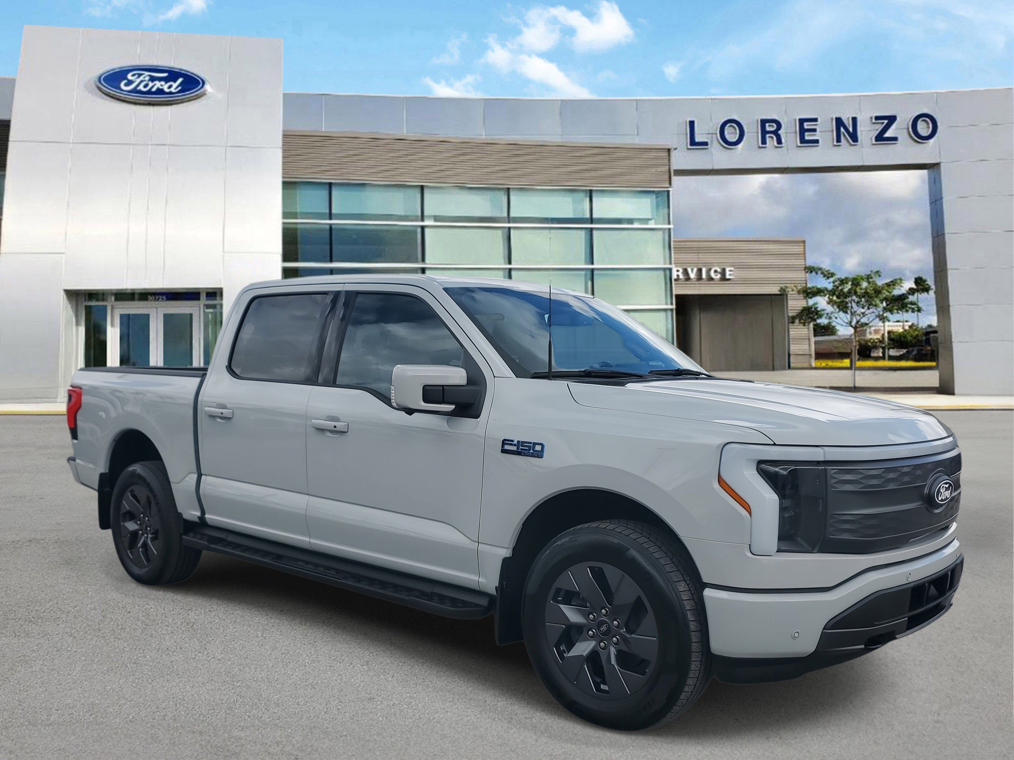 Used 2024 Ford F150 Lightning Lariat image 3