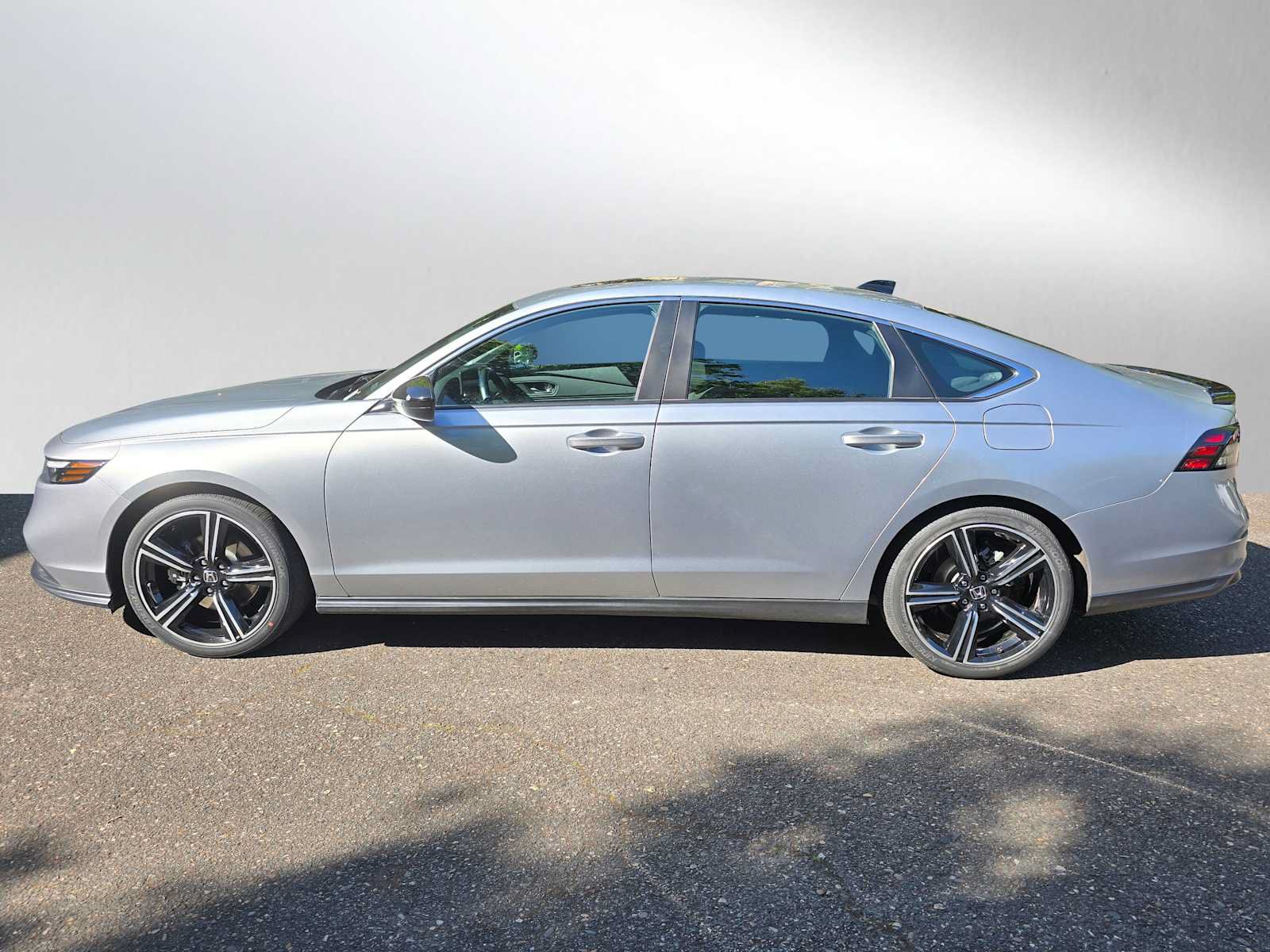 Used 2024 Honda Accord Sport image 6