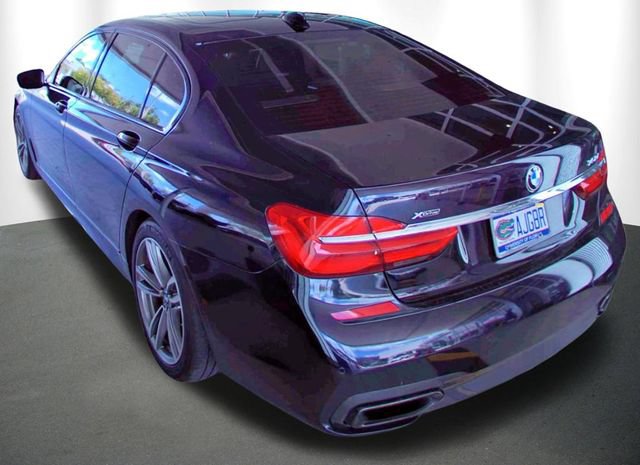 Used 2019 BMW 750i xDrive w/ Luxury Rear Seating Package AWD/4WD image 13