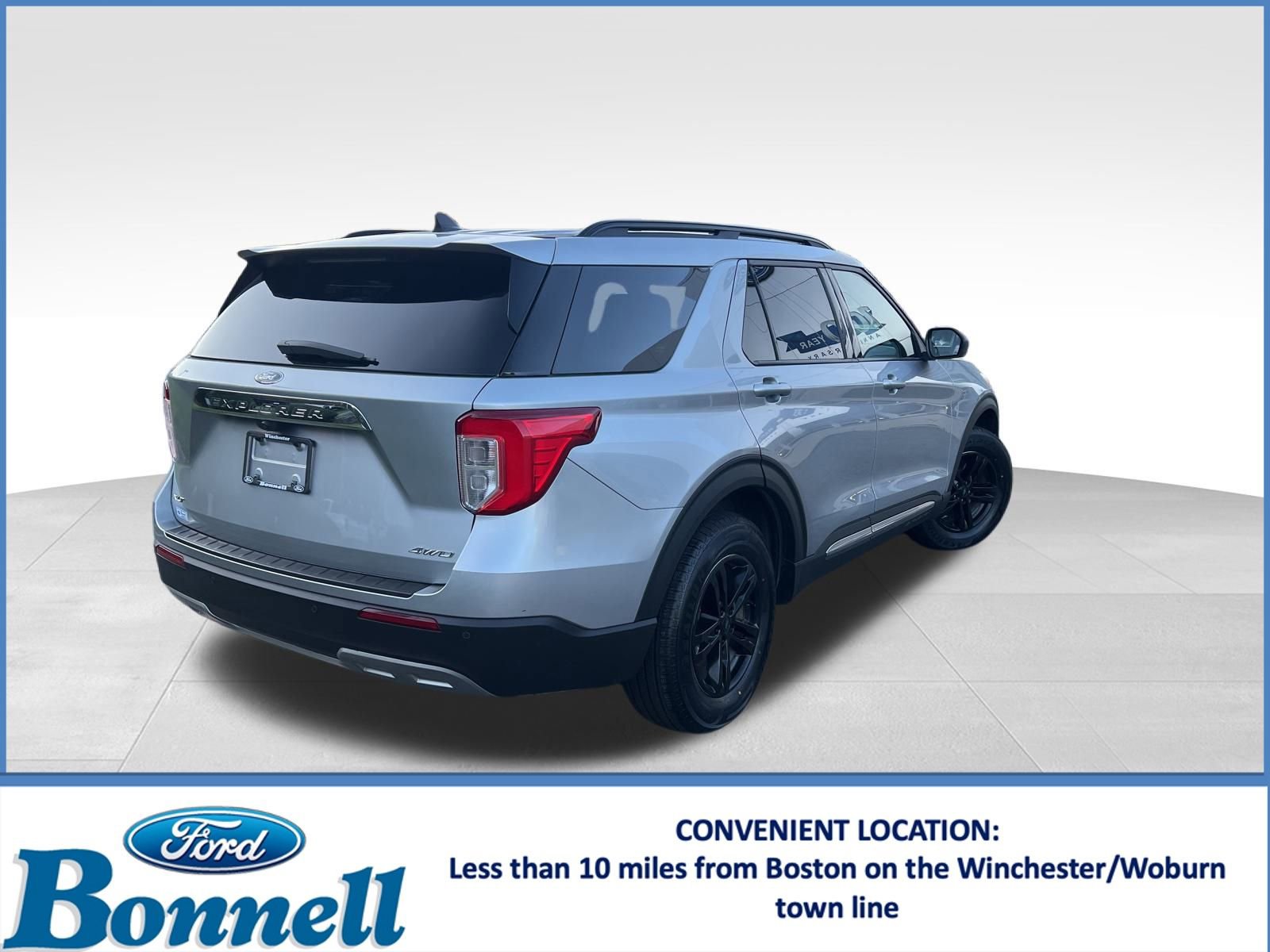 Used 2022 Ford Explorer XLT w/ Equipment Group 202A image 4