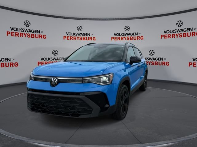 Certified 2025 Volkswagen Taos SE AWD/4WD image 3