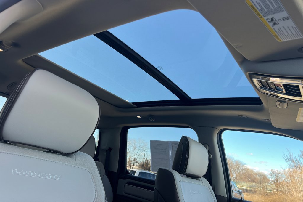 Used 2025 RAM 1500 Laramie image 13