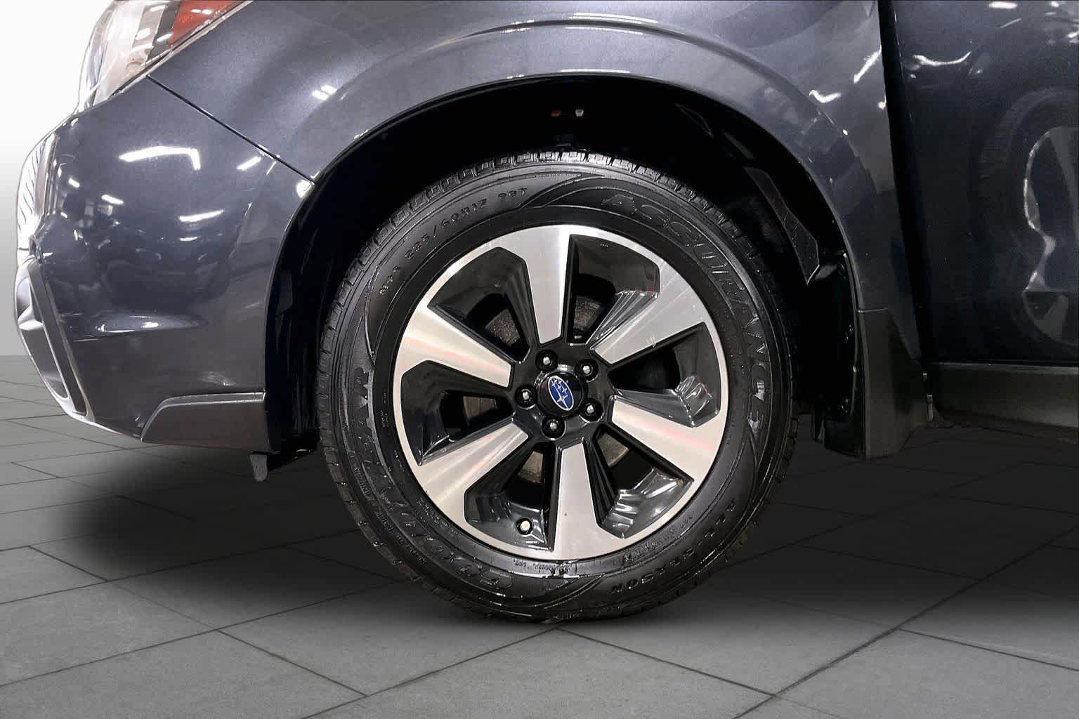 Used 2017 Subaru Forester 2.5i w/ Alloy Wheel Package AWD/4WD image 11