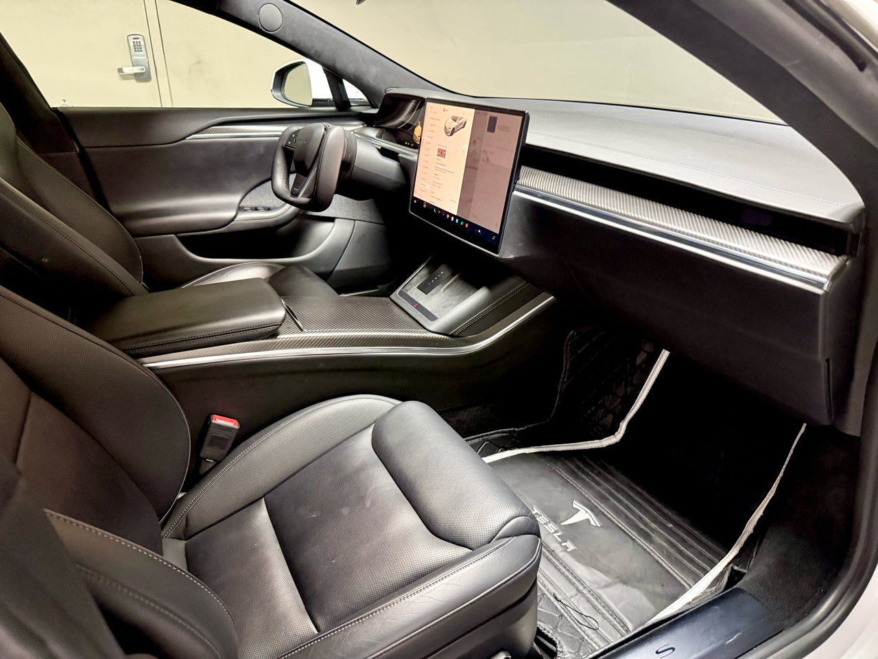 Used 2021 Tesla Model S Plaid image 32