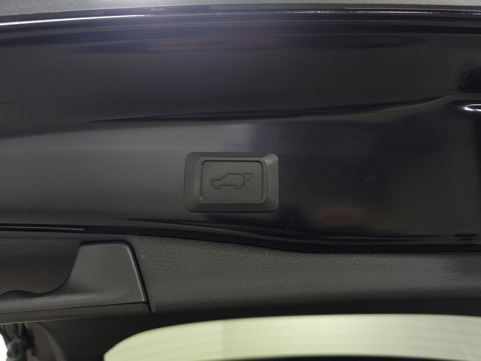 Used 2023 Toyota RAV4 XLE Premium image 9