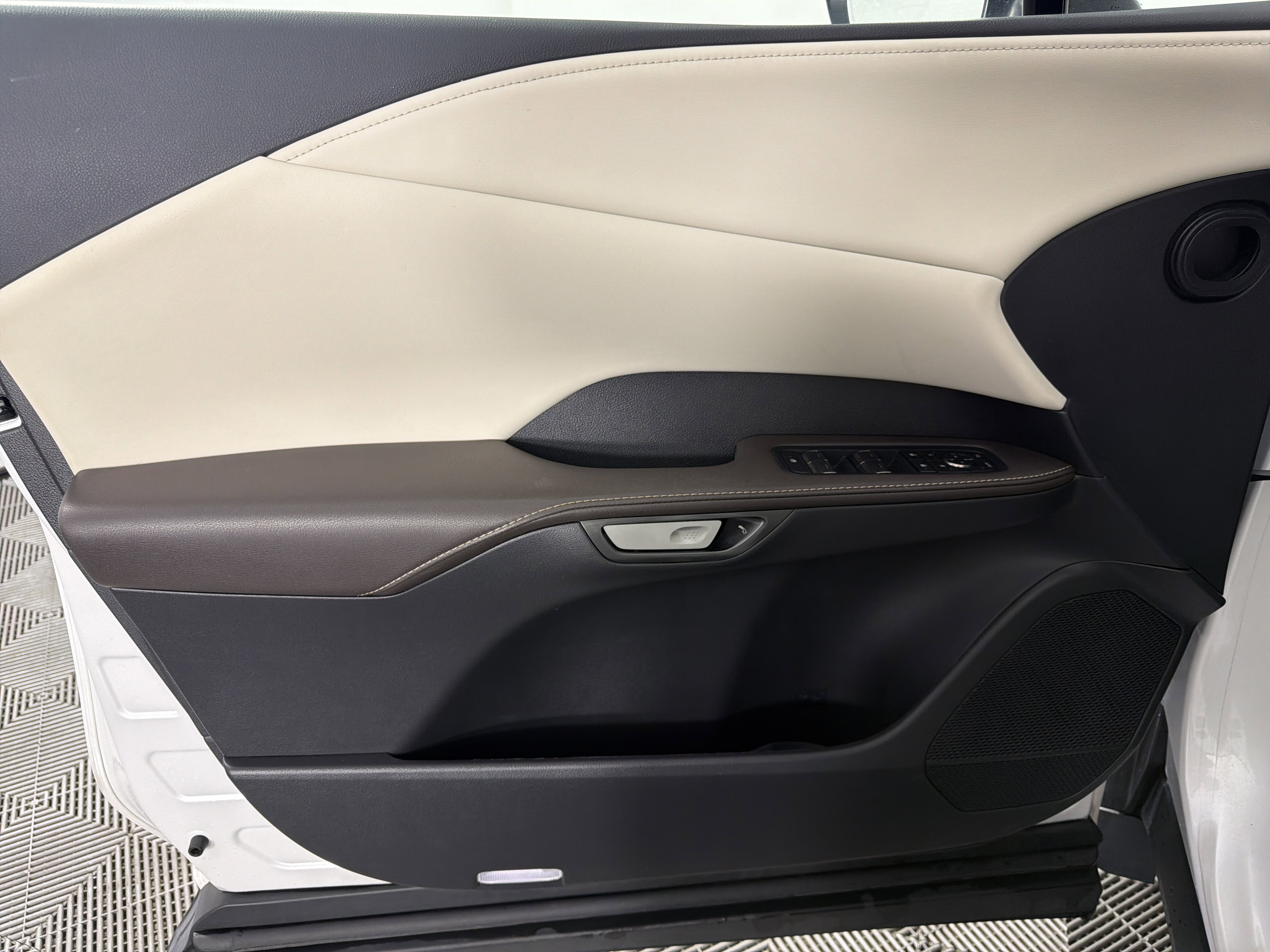 Used 2024 Lexus RX 350 AWD w/ Technology Package image 9