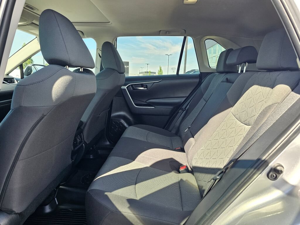 Used 2022 Toyota RAV4 XLE w/ Convenience Package AWD/4WD image 12