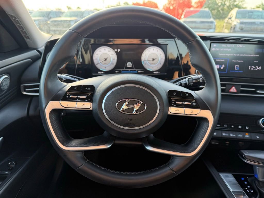 Used 2021 Hyundai Elantra SEL w/ Convenience Package FWD image 12