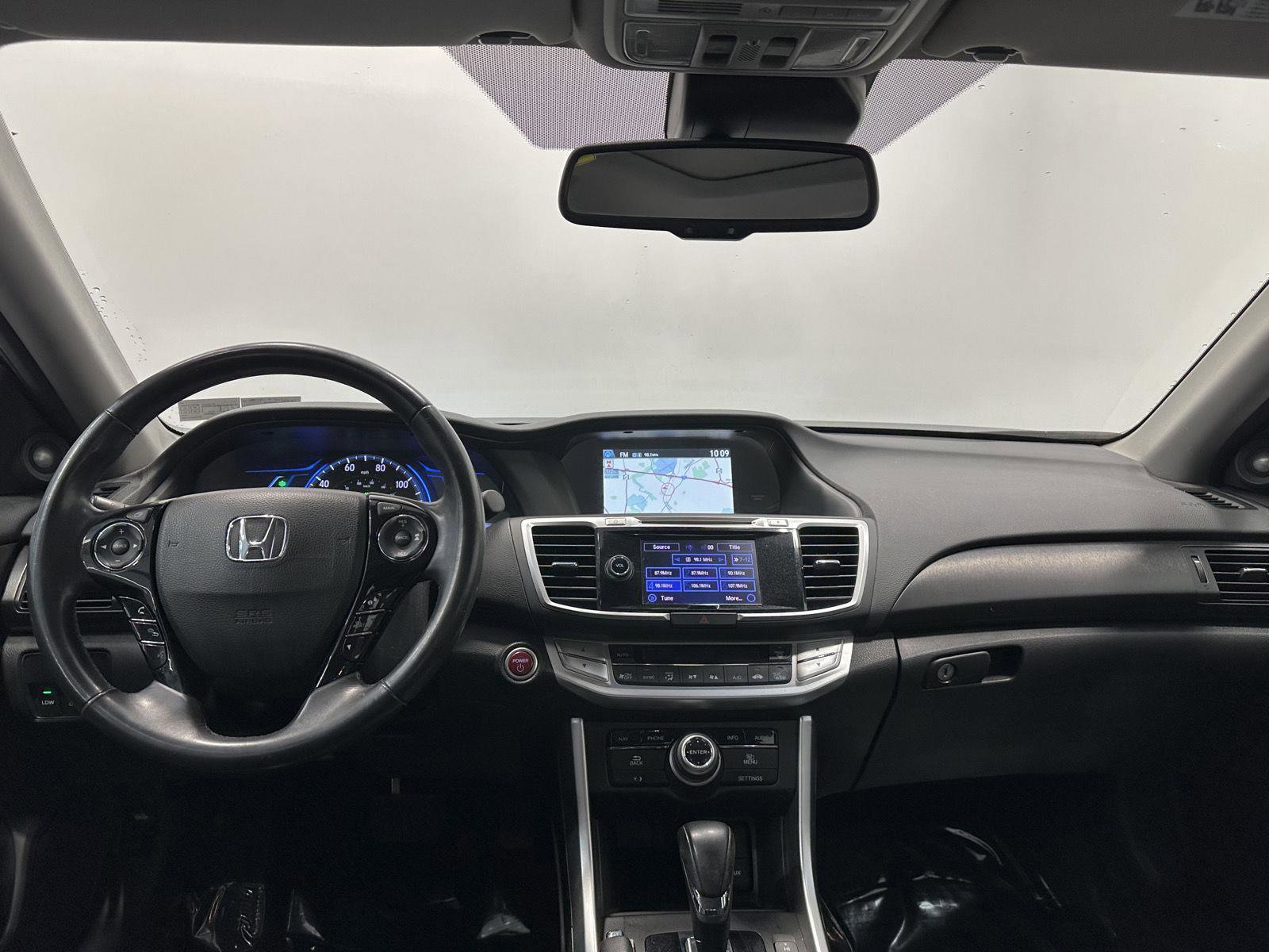 Used 2015 Honda Accord Touring image 18