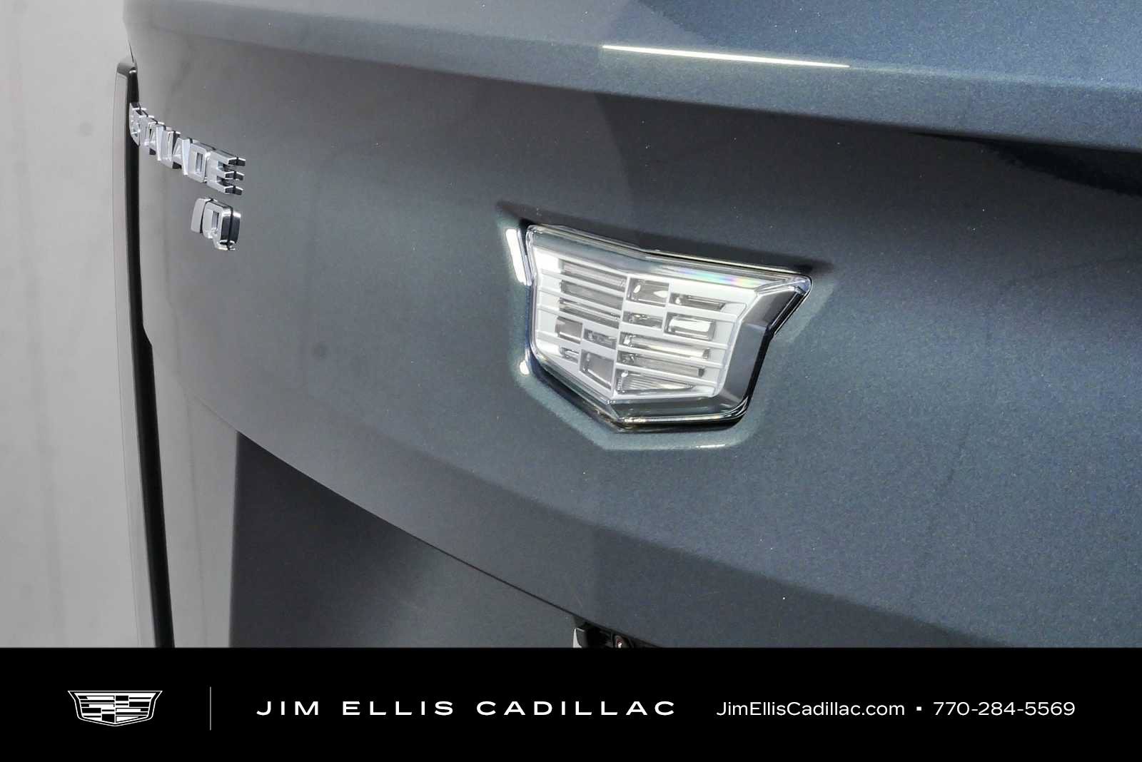 Certified 2025 Cadillac Escalade IQ Luxury 2 w/ LPO, Premium Carpet Package AWD/4WD image 38